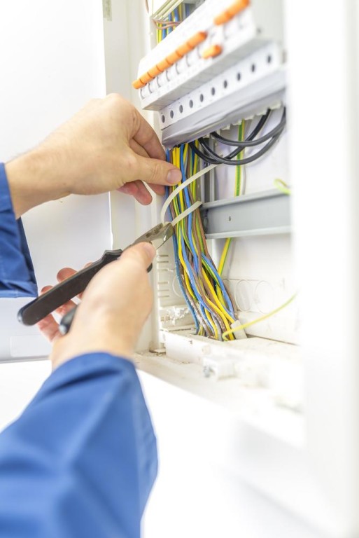 Mise aux normes électrique à Marseille, garantir votre sécurité
